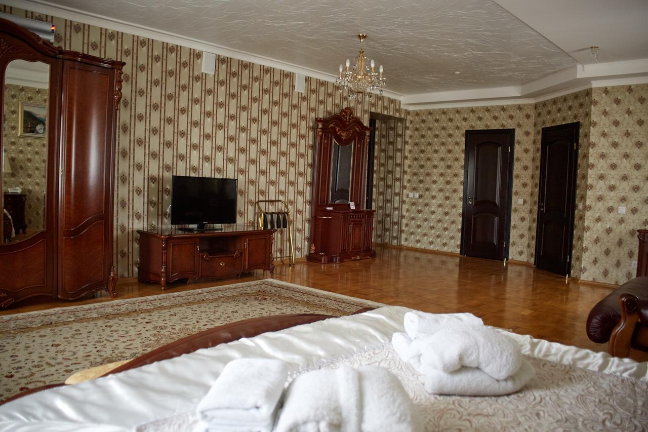 Garden Hall Ternopil Eksteriør billede