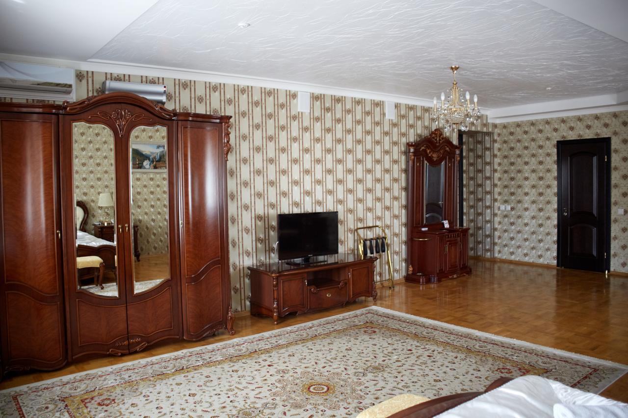 Garden Hall Ternopil Eksteriør billede